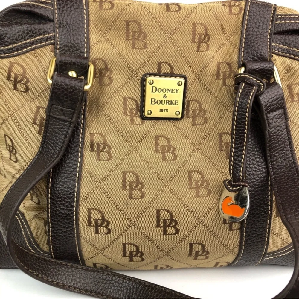 Dooney & Bourke Handbag Purse Classic Signature Monogram Canvas purse - Picture 4 of 12